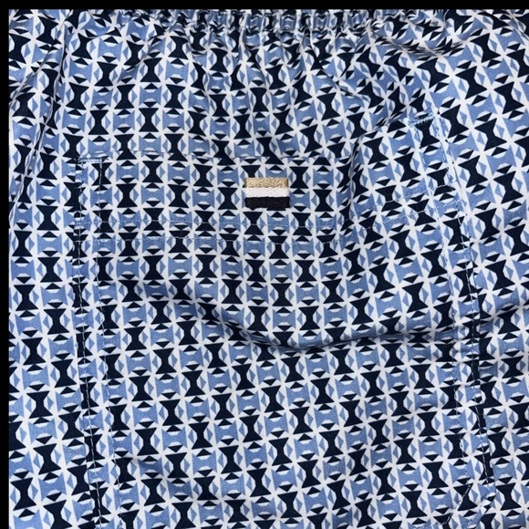 HUGO BOSS Men Vibe W/Unique Intricate Pattern Quick Dry Mesh Lining Swim Trunks - Picture 5 of 16